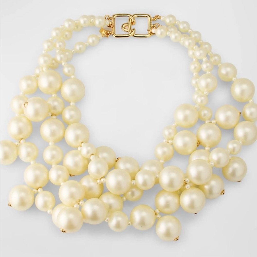 Brand new pearly statement necklace